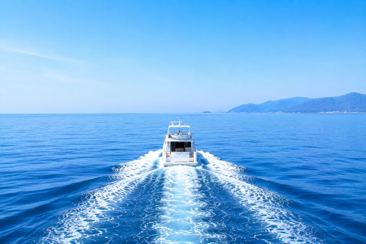 秋田・男鹿沖の海